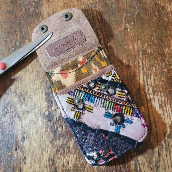 🌎👽 Free People Boho Embroidered Repurposed vtg banjara hippie Wallet card case - Picture 5 of 14